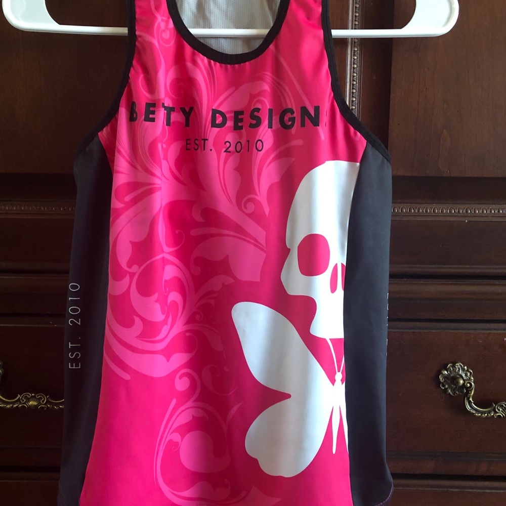 Betty Tri Top with Shelf Bra and back pocket